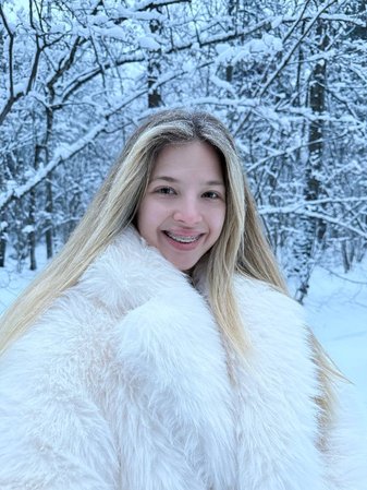 Аня Покров