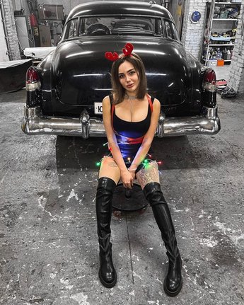 Тома Жданова