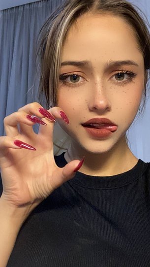 Полина ШГШ (Анастасия Семенюк)