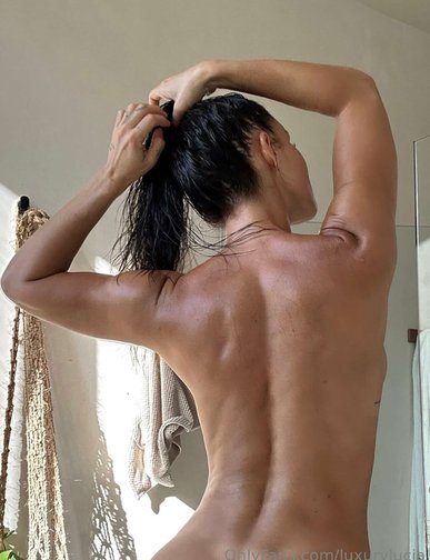 Люсия Яворчекова (Lucia Javorcekova)